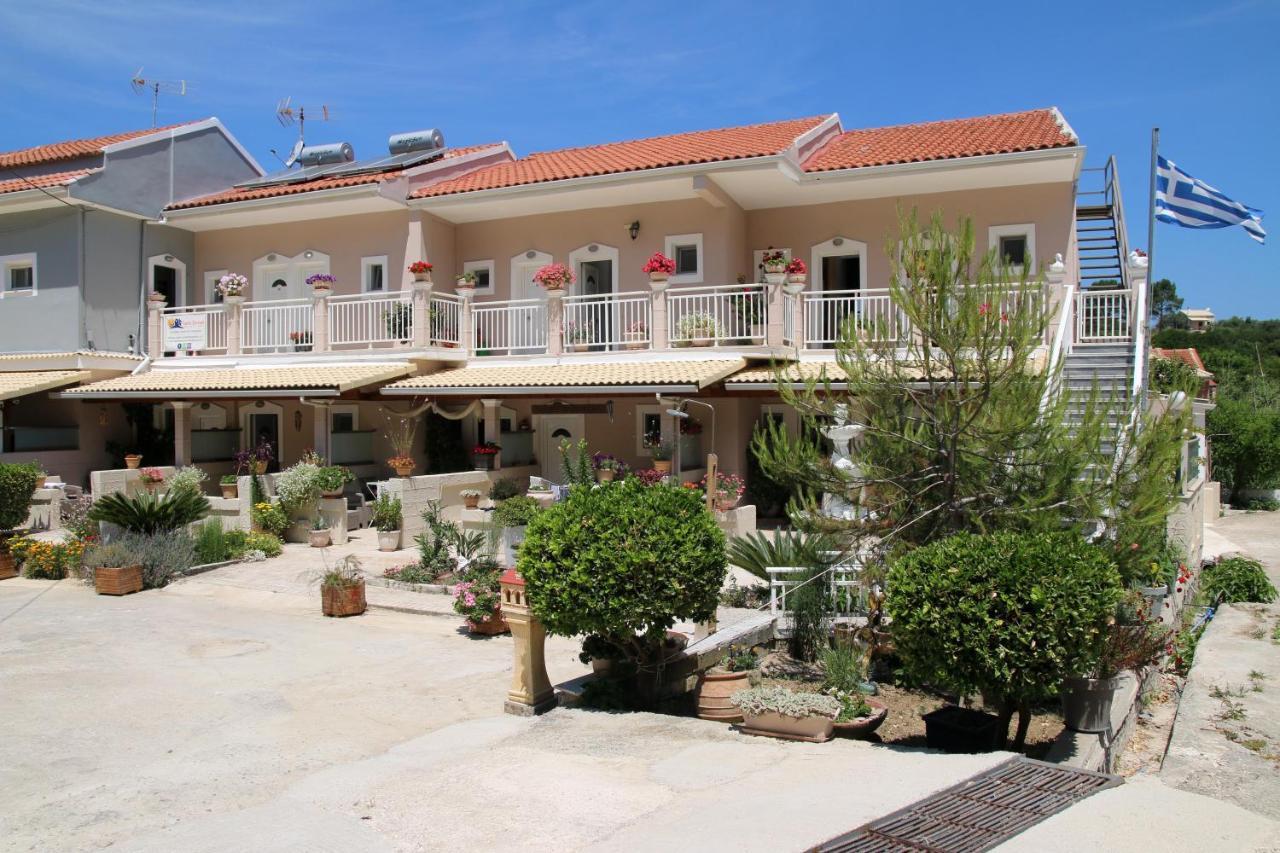 Santa Barbara Lakis Apartments Периволион Экстерьер фото