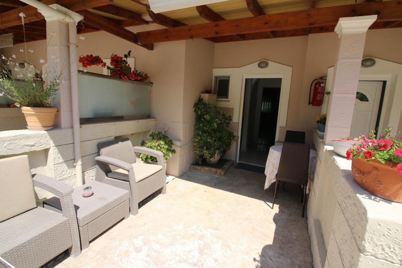 Santa Barbara Lakis Apartments Периволион Экстерьер фото