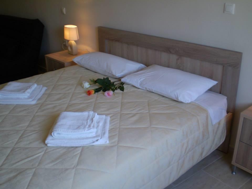 Santa Barbara Lakis Apartments Периволион Экстерьер фото