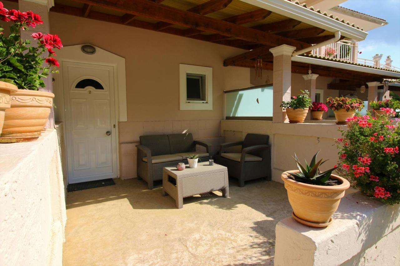 Santa Barbara Lakis Apartments Периволион Экстерьер фото